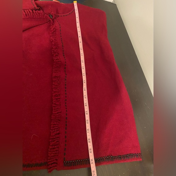 Skyr Large red wool cardigan black detail button - Picture 9 of 9